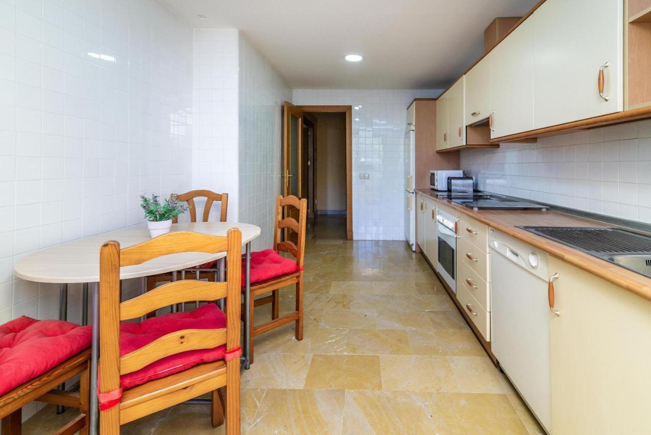 Spacious Apartment In 마르베야 외부 사진